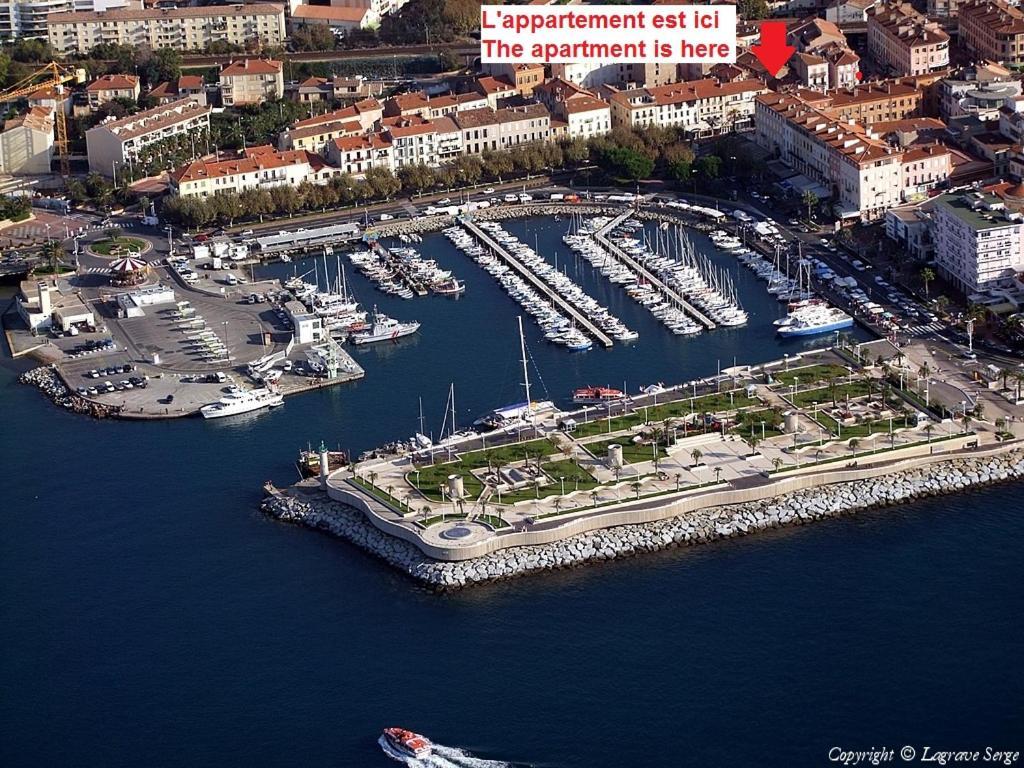 Appartement 2 Neuf Sur Le Port A Cote De La Plage Saint-Raphaël 外观 照片